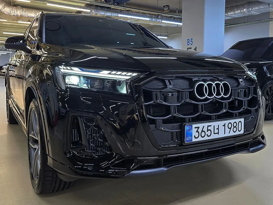 Audi Q7 — фото 1