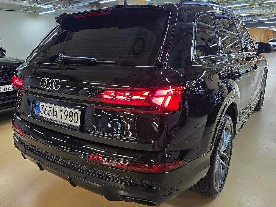 Audi Q7 — фото 6