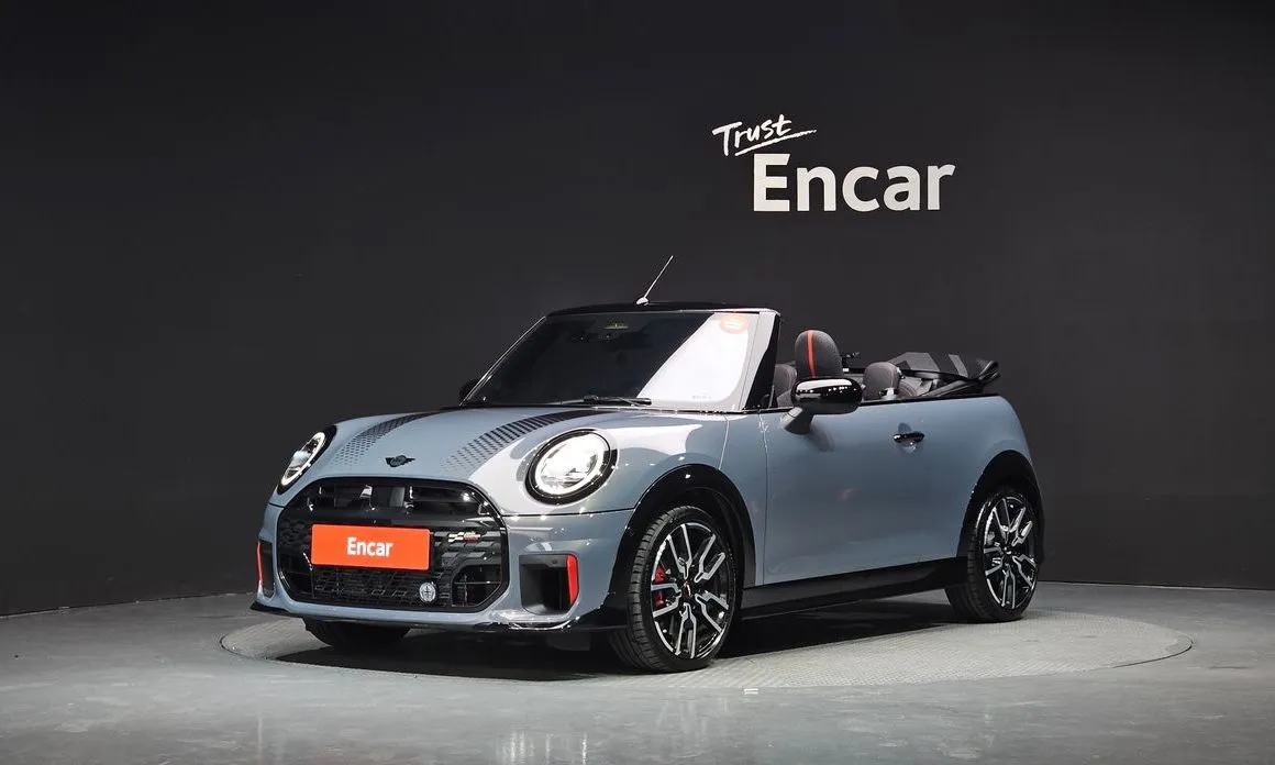 Mini Cooper Convertible — фото 1