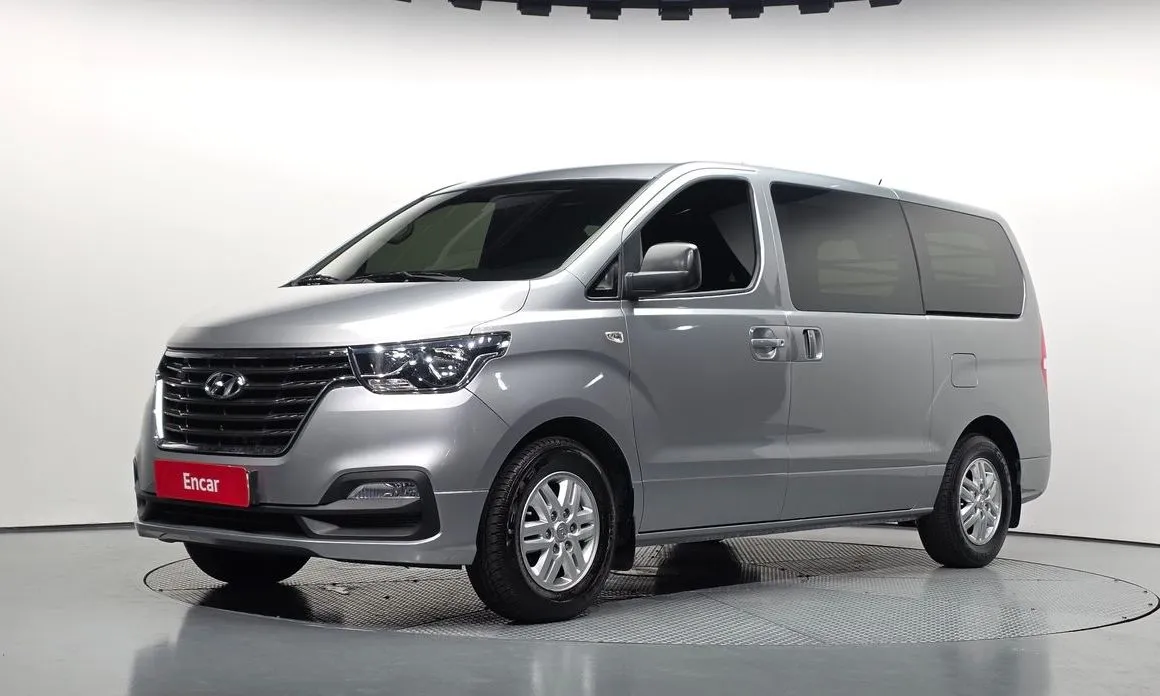Hyundai Starex — фото 1