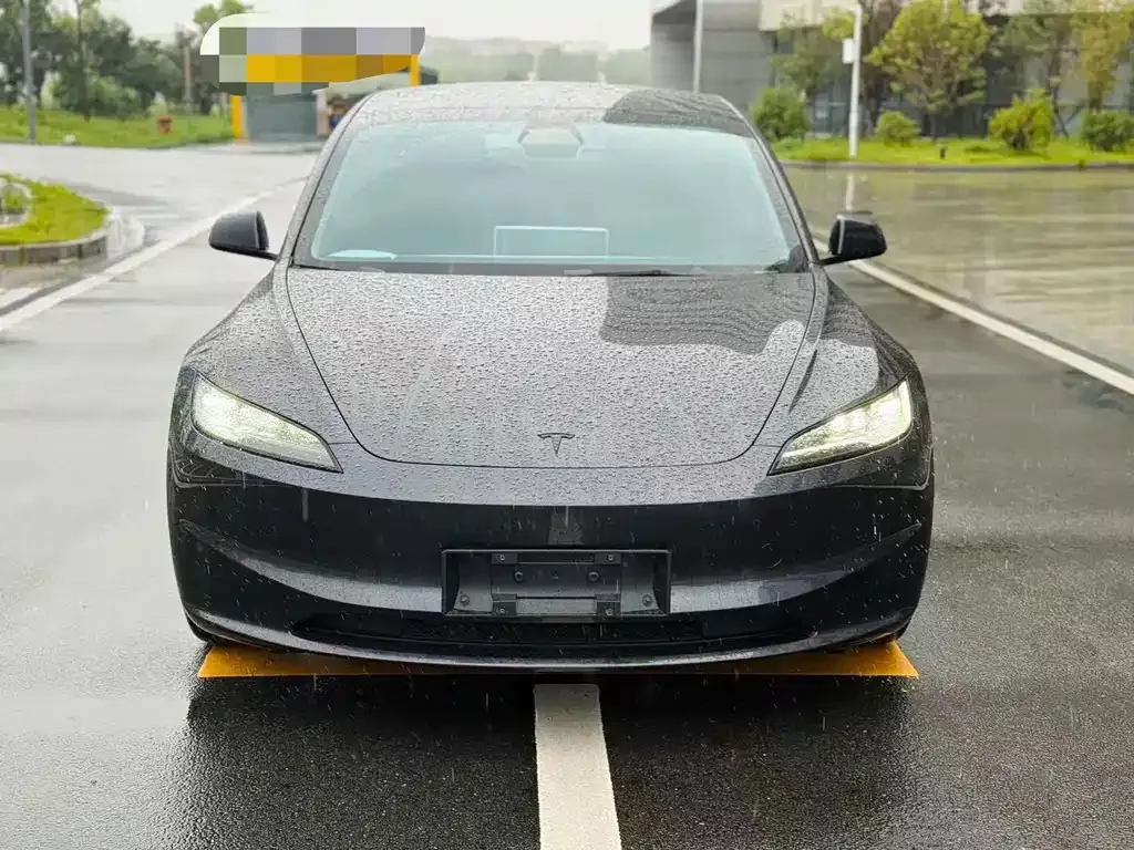 Tesla Model 3 — фото 8