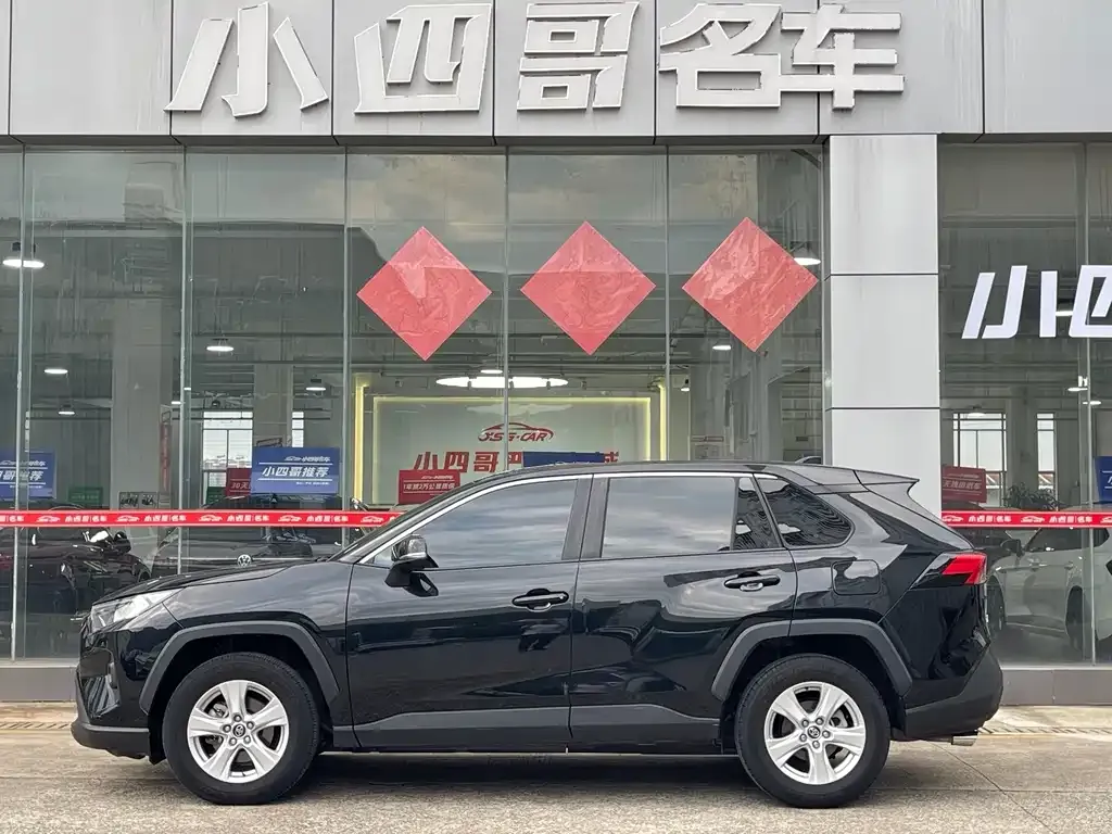 Toyota RAV4 — фото 3