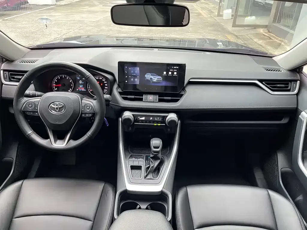 Toyota RAV4 — фото 5