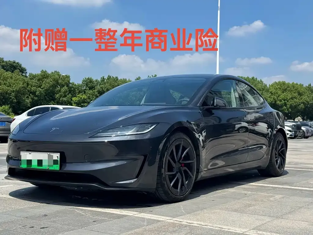 Tesla Model 3 — фото 1