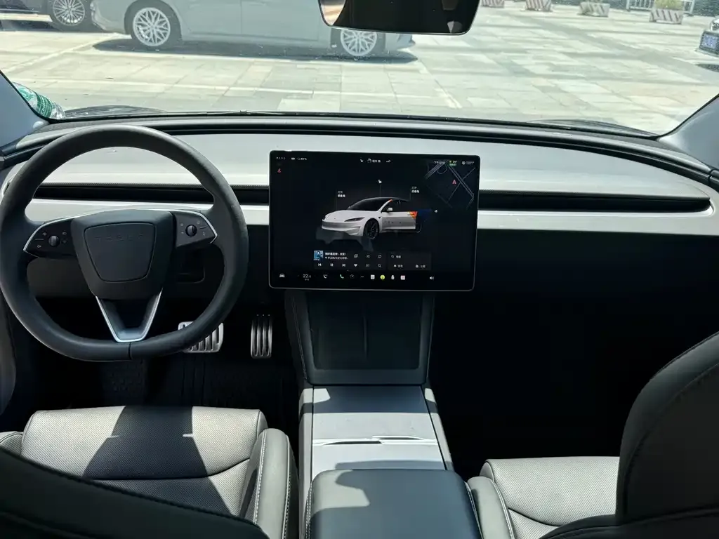 Tesla Model 3 — фото 9