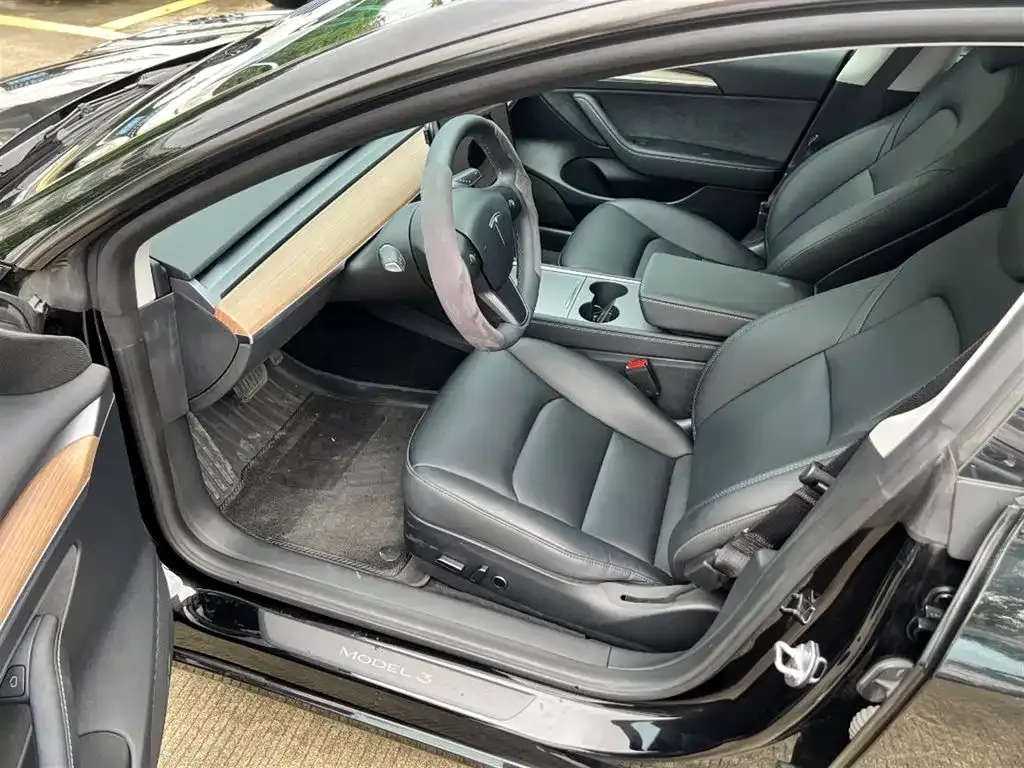 Tesla Model 3 — фото 2