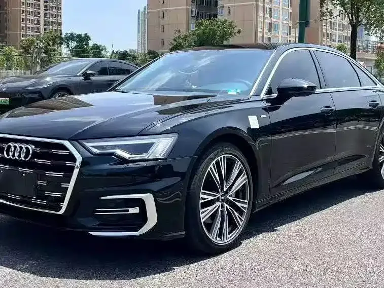 Audi A6L — фото 1