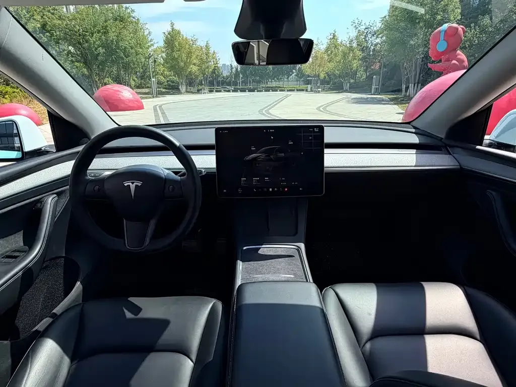 Tesla Model Y — фото 7