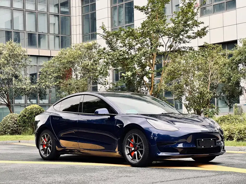 Tesla Model 3 — фото 5