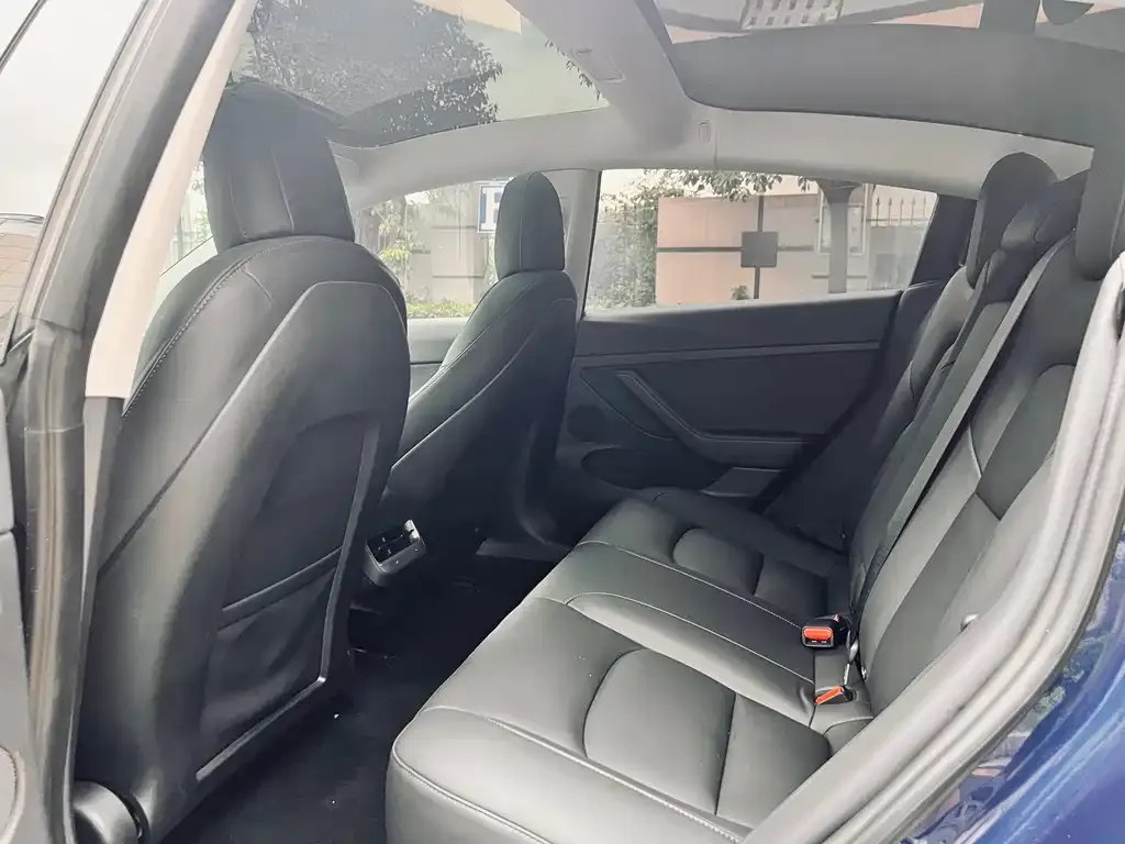 Tesla Model 3 — фото 6