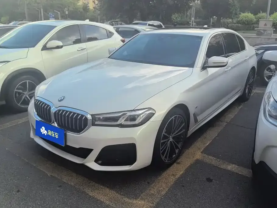 BMW 5 Series — фото 1