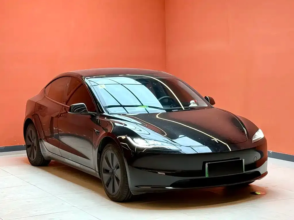 Tesla Model 3 — фото 7