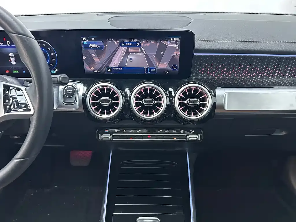 Mercedes-Benz EQB — фото 10
