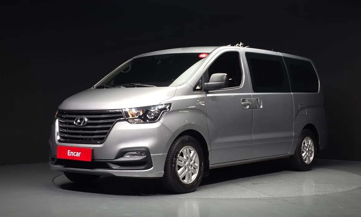 Hyundai Starex — фото 1