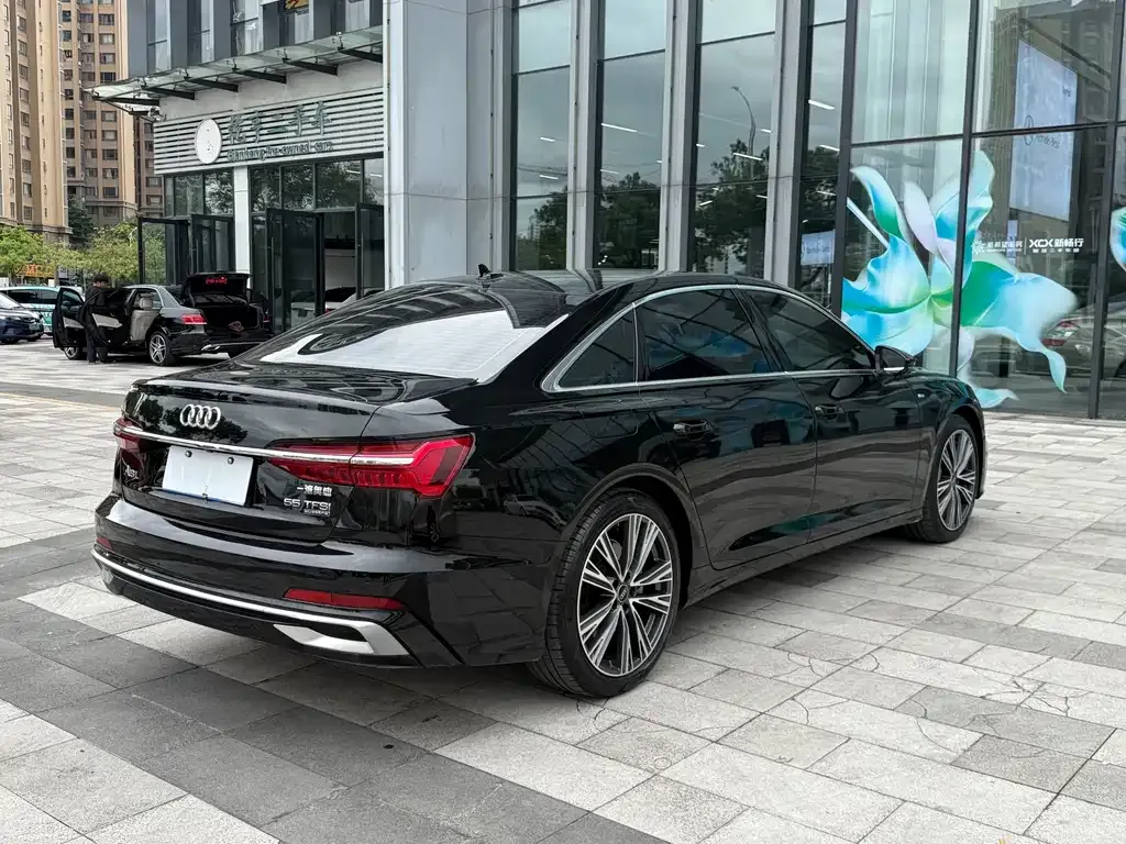 Audi A6L — фото 2