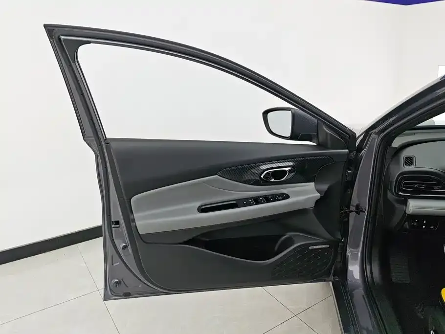 GAC Motor Shadow Leopard — фото 3