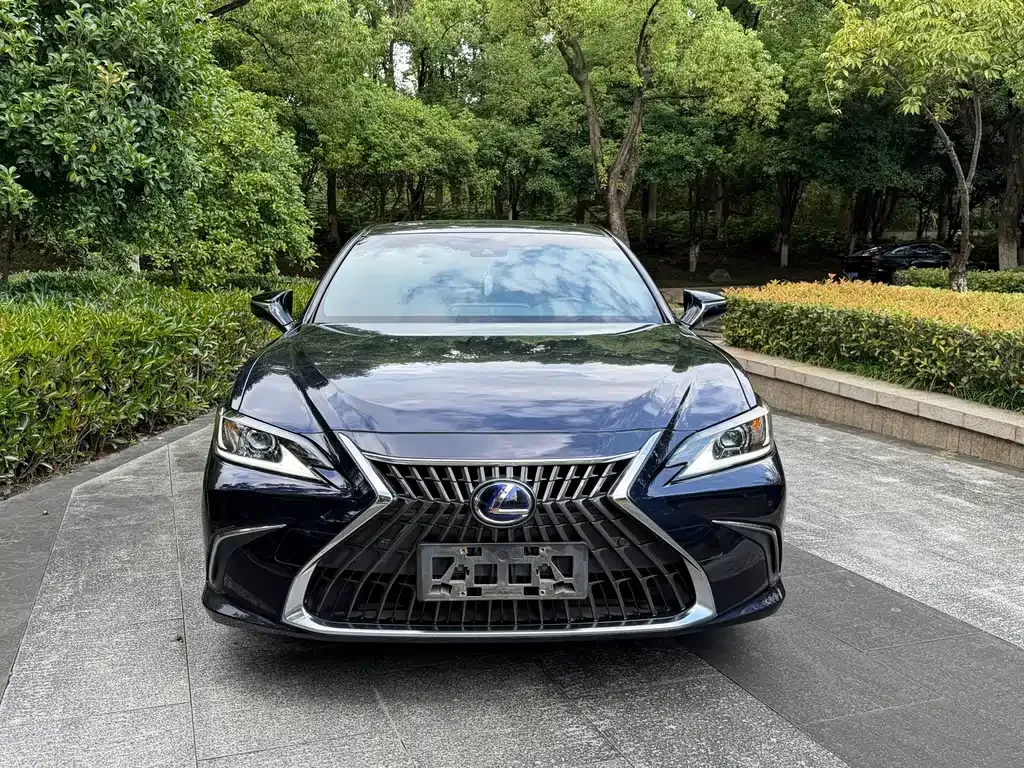 Lexus ES — фото 8