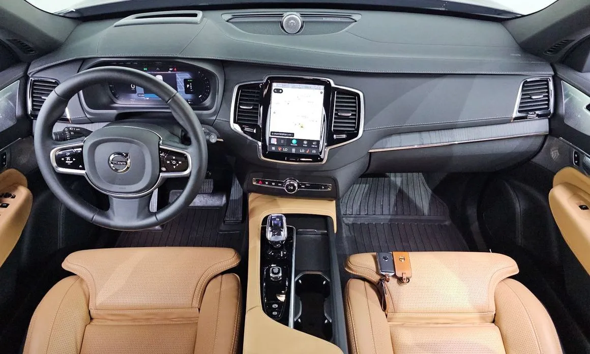 Volvo XC90 — фото 7