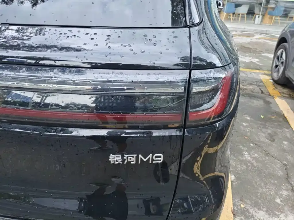 Geely Galaxy M9 — фото 2