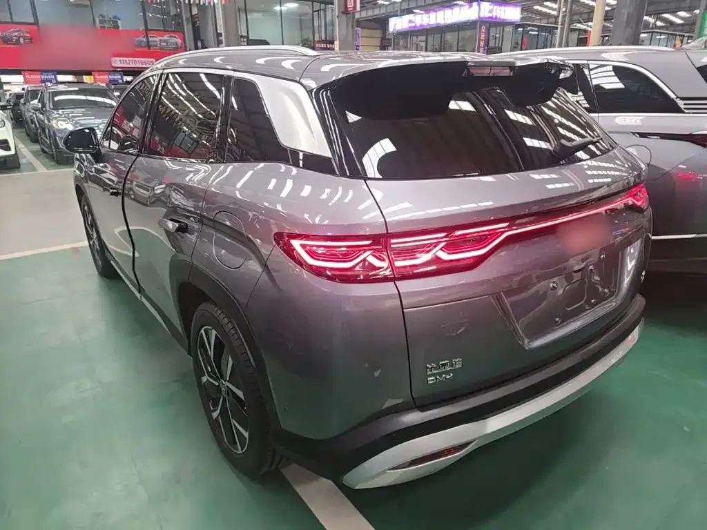 BYD L DM-i — фото 9