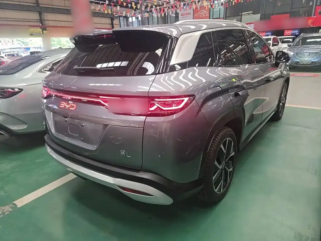 BYD L DM-i — фото 3