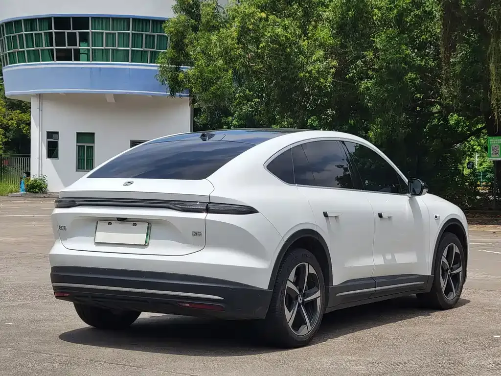 NIO EC6 — фото 10