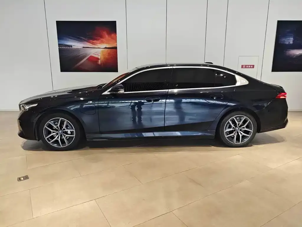 BMW i5 — фото 4