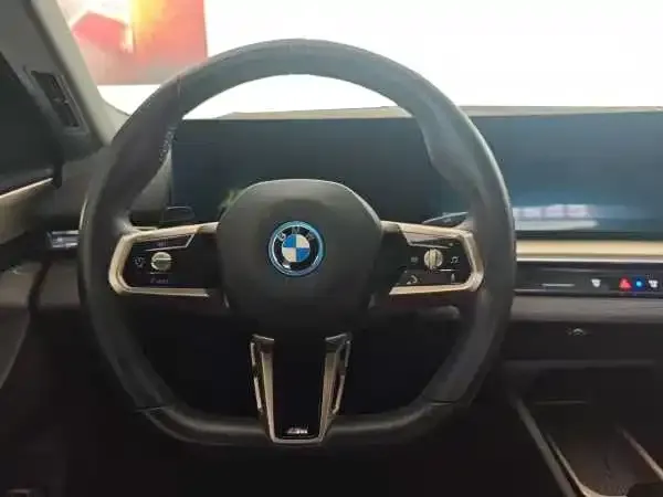 BMW i5 — фото 8