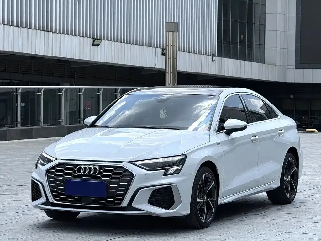 Audi A3 — фото 1