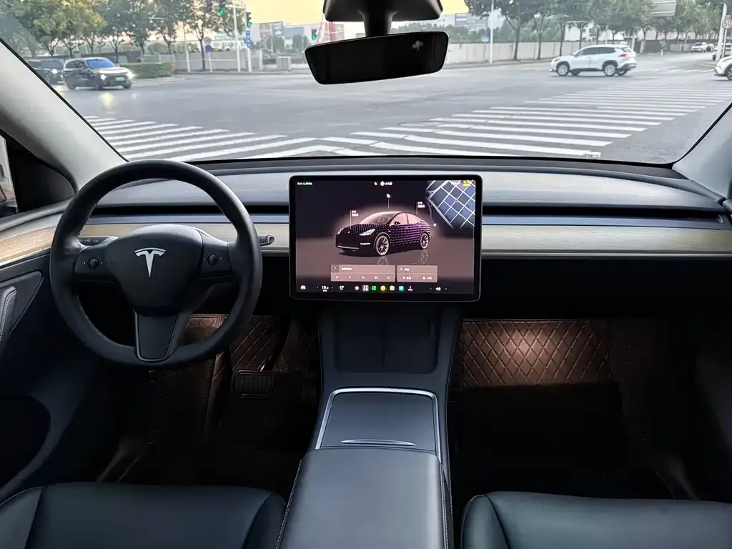 Tesla Model Y — фото 6