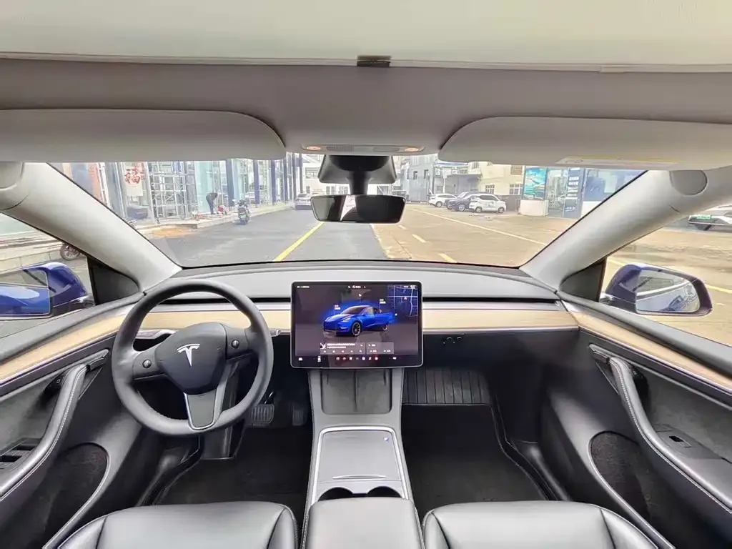Tesla Model Y — фото 7