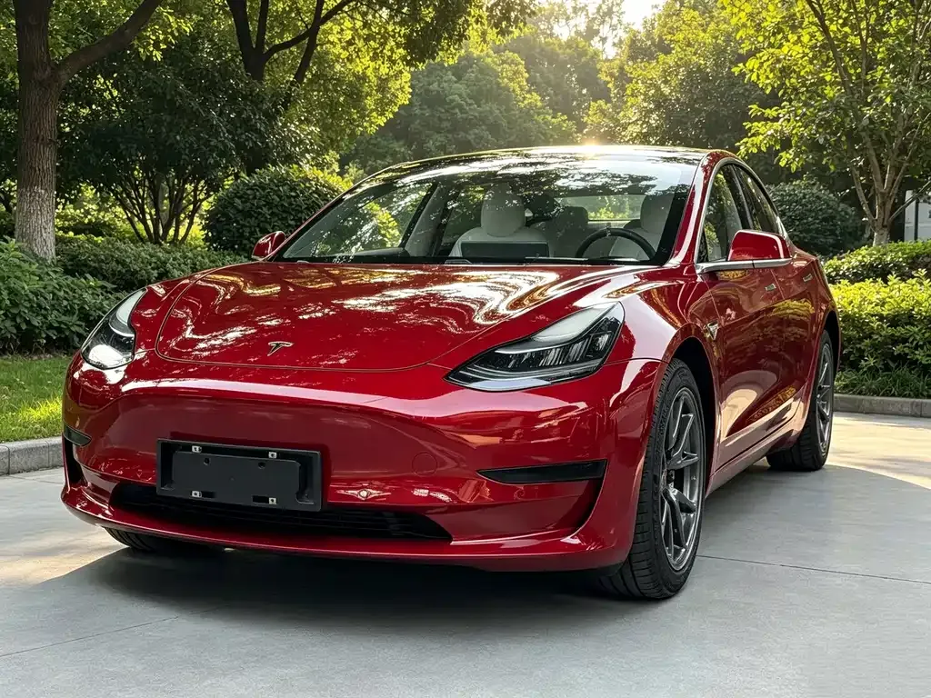 Tesla Model 3 — фото 1