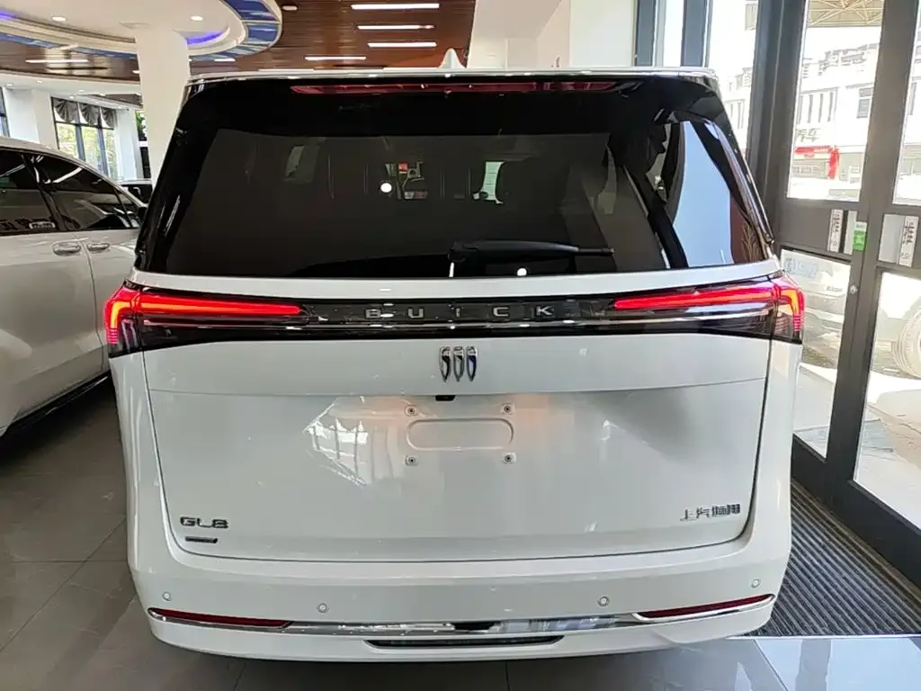 Buick GL8 Hybrid — фото 4