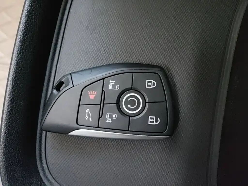 Buick GL8 Hybrid — фото 2