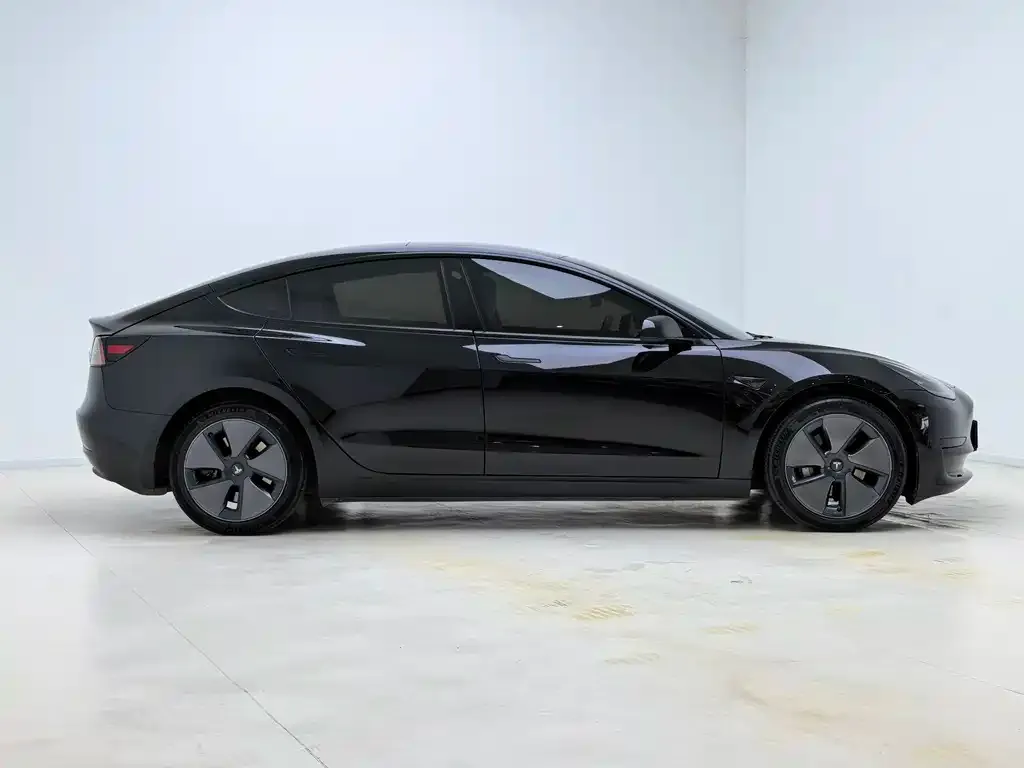 Tesla Model 3 — фото 3