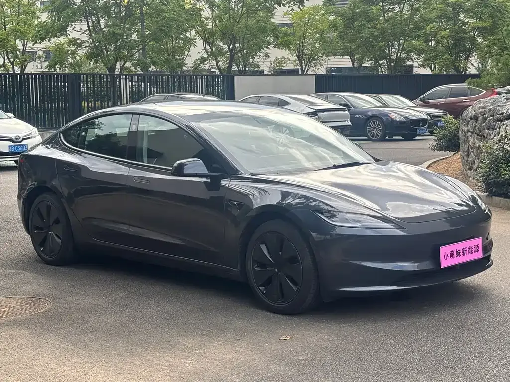 Tesla Model 3 — фото 8
