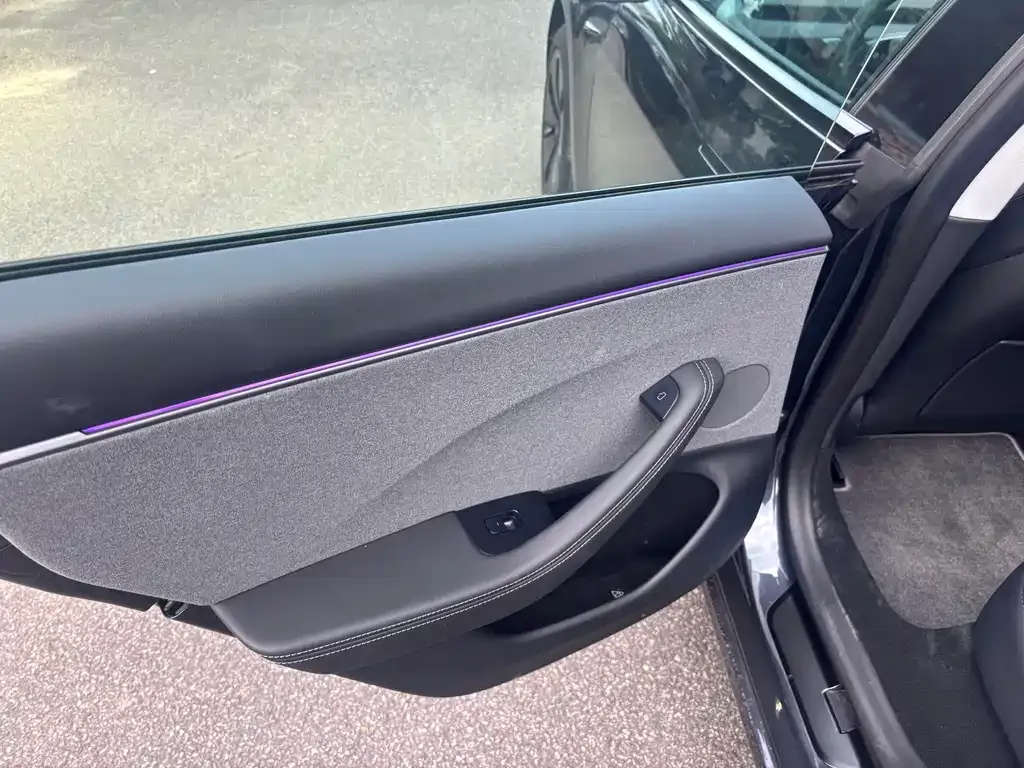 Tesla Model 3 — фото 4