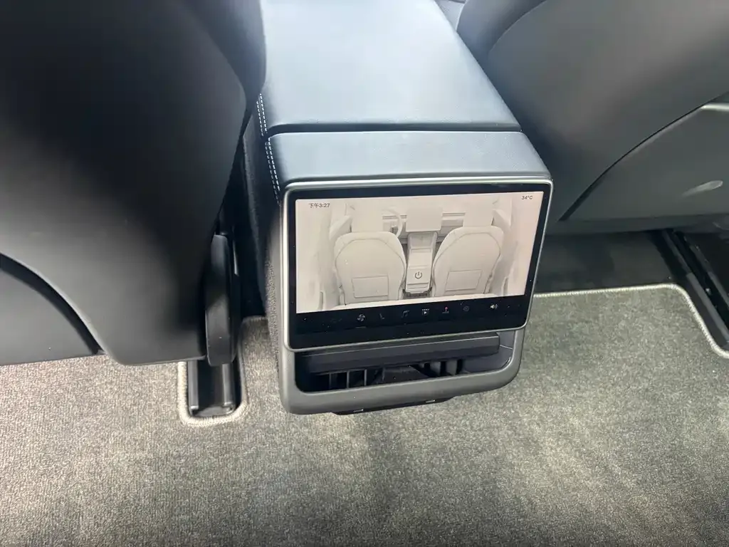 Tesla Model 3 — фото 9