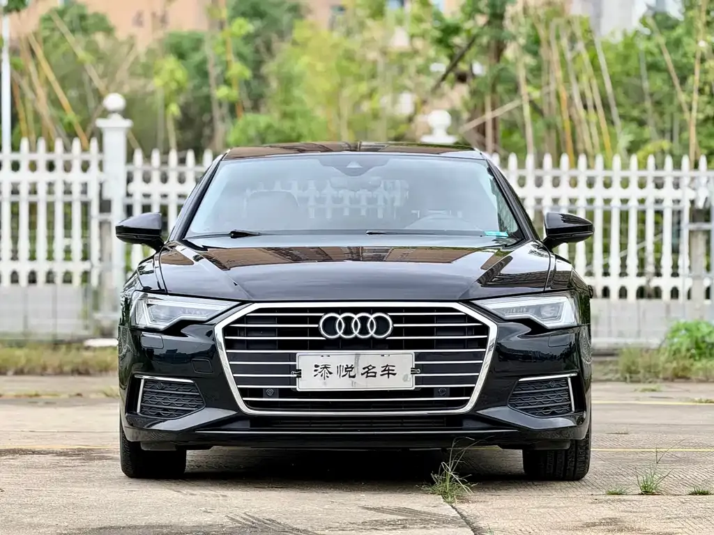 Audi A6L — фото 1