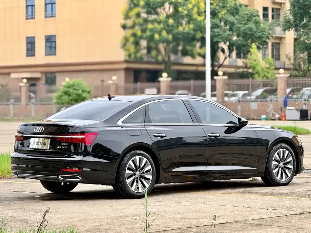 Audi A6L — фото 6