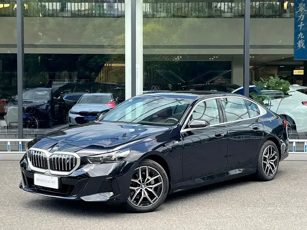 BMW i5 — фото 1