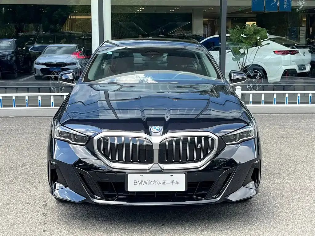 BMW i5 — фото 4