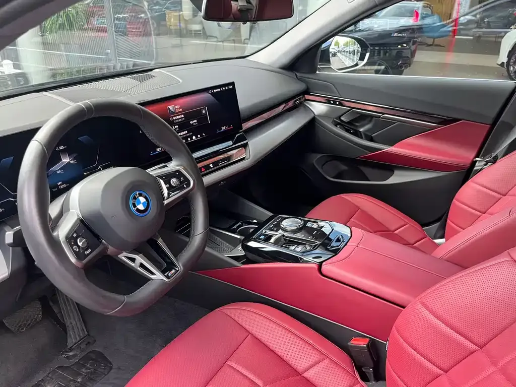 BMW i5 — фото 2