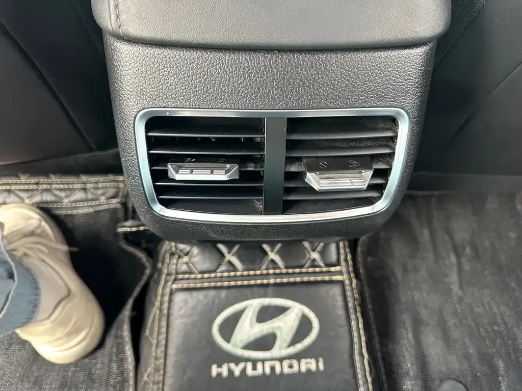 Hyundai Sonata — фото 9