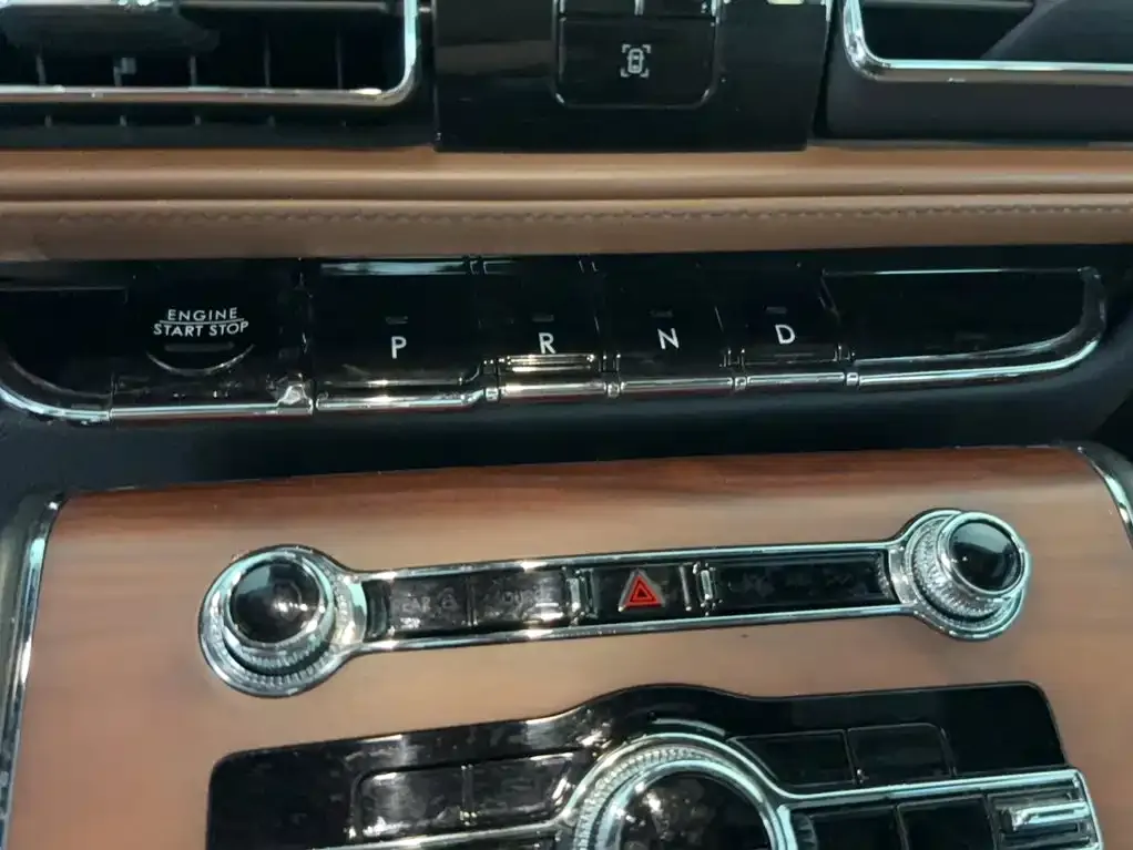 Lincoln Aviator — фото 10