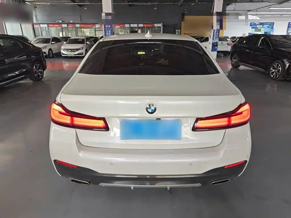 BMW 5 Series — фото 10