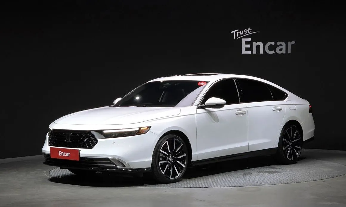 Honda Accord — фото 1