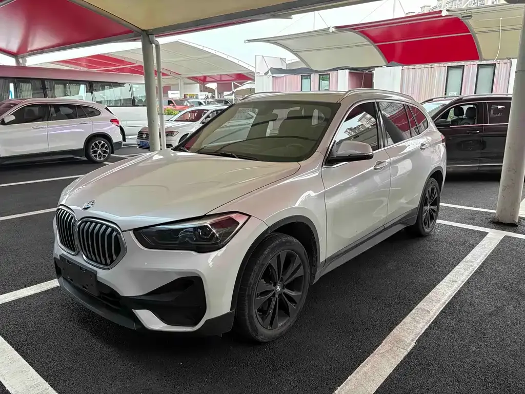 BMW X1 — фото 1