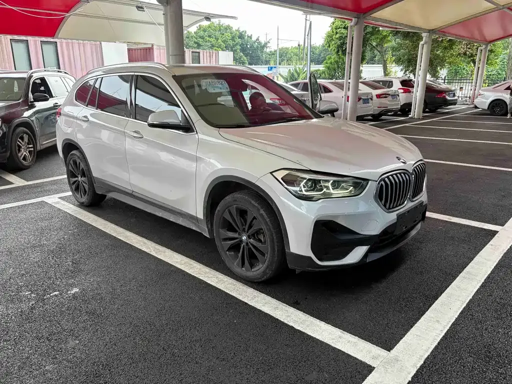 BMW X1 — фото 8