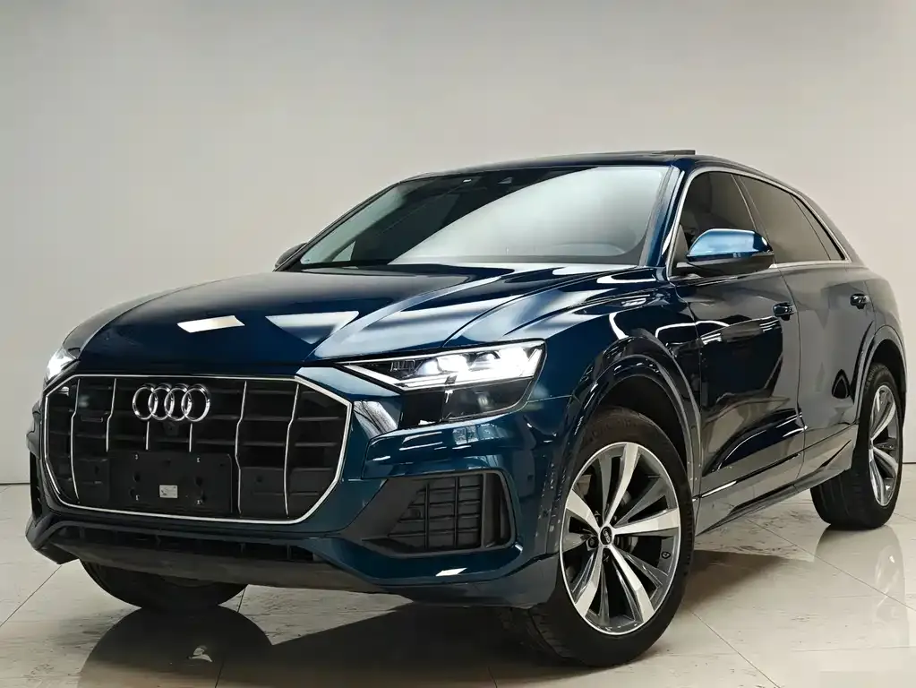 Audi Q8 — фото 1